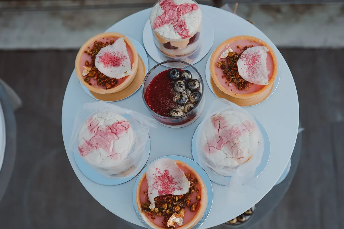 Cream vs. Sauce vs. Crunch: Comparing 6 Pudding Toppings